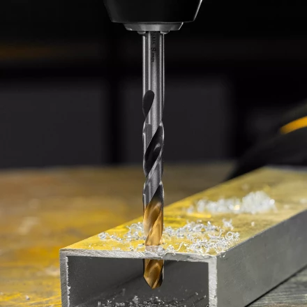 Сверло спиральное по металлу Denzel 8 x 117мм, Р6М5, Golden Tip, многогранная заточка, 718282 купить в Перми