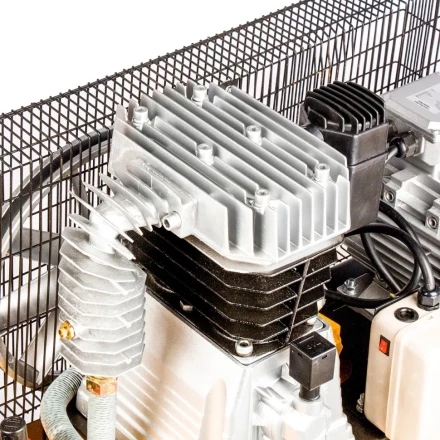 Компрессор масляный Denzel DR5500/300 ременный 58069 купить в Перми