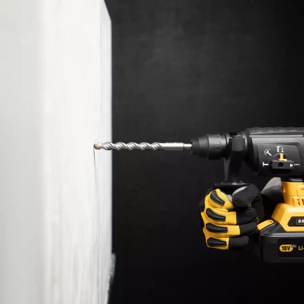 Бур по бетону Denzel, 14 x 210 мм  двойная спираль, три пылеотводящие кромки, 705030 купить в Перми