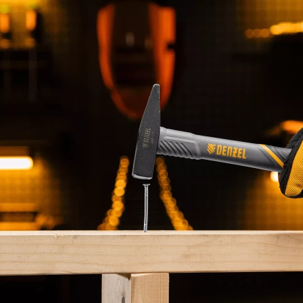 Молоток слесарный, 200 г Denzel, кованый, фибергласовая рукоятка c TPR покрытием 10482 купить в Перми