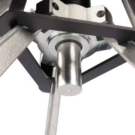 Съемник гидравлический самоцентрирующийся автономный КВТ СГСА-10К со встроенным насосом усилием 10 т (91805) купить в Перми