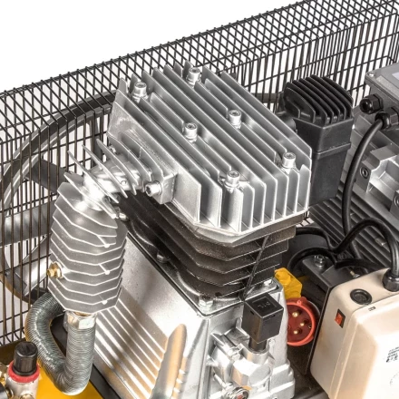 Компрессор масляный Denzel DR5500/200 ременный 58084 купить в Перми