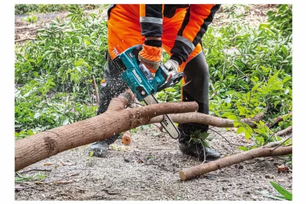 Аккумуляторная цепная пила 40v,  шина 35см Makita UC004GZ (без АКБ и ЗУ) купить в Перми