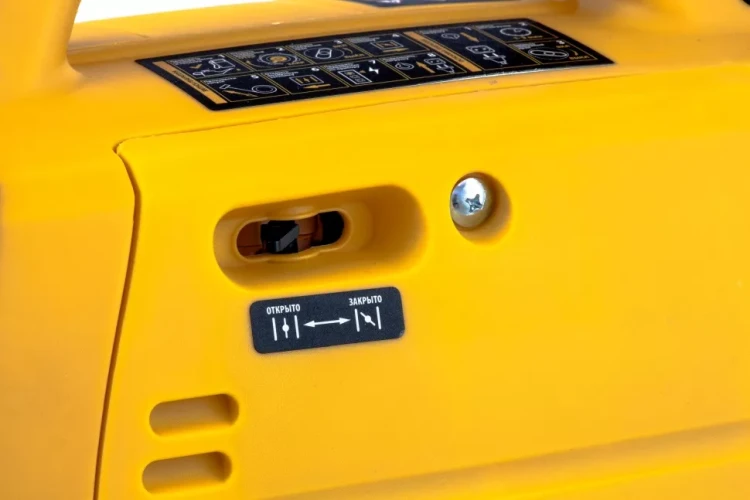 Генератор инверторный GT-2200iS, 2.2 кВт, 230 В, бак 4 л, закрытый корпус, ручной старт Denzel 94702 купить в Перми