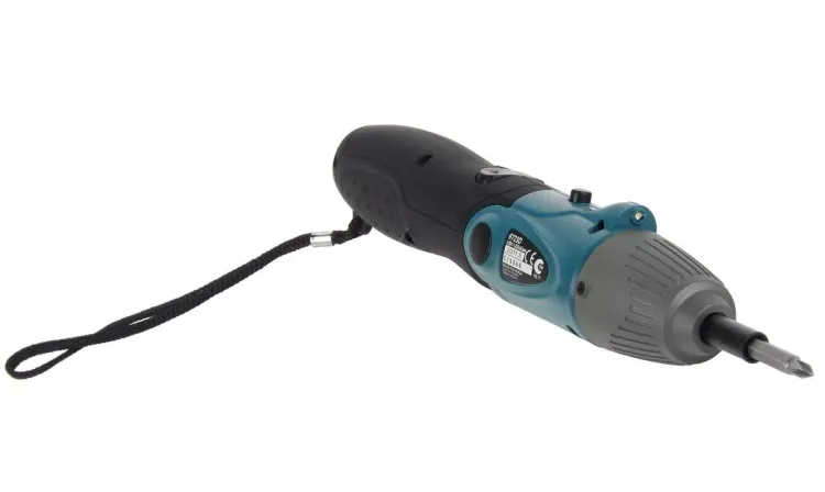 Отвертка Makita 6723DW с набором бит в кейсе купить в Перми
