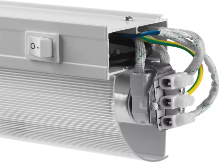 Светильник люминесцентный СВЕТОЗАР модель &quot;СЛУ-115&quot; с плафоном и выключателем, угловой, лампа Т8, 502x54x74мм, 15Вт SV-57587-15 купить в Перми