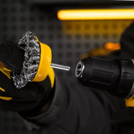 Щетка для дрели Denzel, 65 мм, Чашка, со шпилькой, нержавеющая крученая проволока 744643 купить в Перми