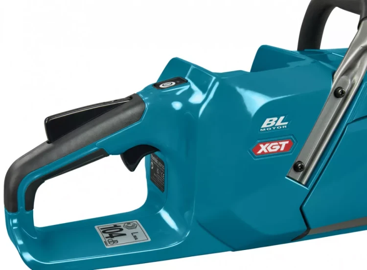 Аккумуляторная цепная пила 40v, шина 40см Makita UC012GZ (без АКБ и ЗУ) купить в Перми