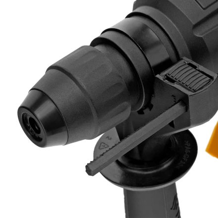 Перфоратор аккумуляторный BLRH-IB-26-0 Li-Ion, 18 В Denzel 26702 купить в Перми