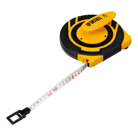 Рулетка геодезическая Denzel 30 м х 15 мм, закрытый корпус, фиберглассовая лента 31291 купить в Перми