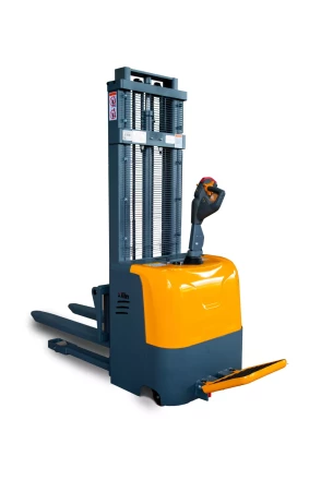 Штабелер самоходный 1,5 т 2,5 м XILIN CDD15K-EN  24/105 В/Ач с раздвижными вилами (с платформой) 1022686 купить в Перми