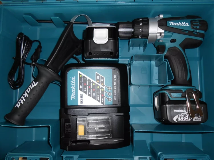 Аккумуляторная дрель-шуруповерт Makita BHP448RFE купить в Перми
