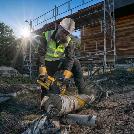 Пила цепная DCM575N аккумуляторная BRUSHLESS DeWalt купить в Перми