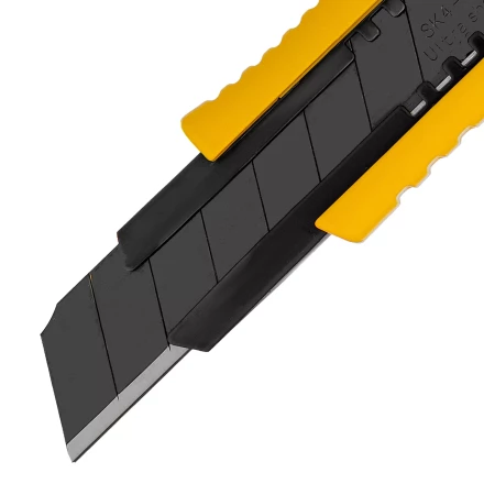 Нож Denzel, 18 мм, сменное лезвие, SK4, корпус из цинкового сплава + TPR, торцевой зажим 78904 купить в Перми