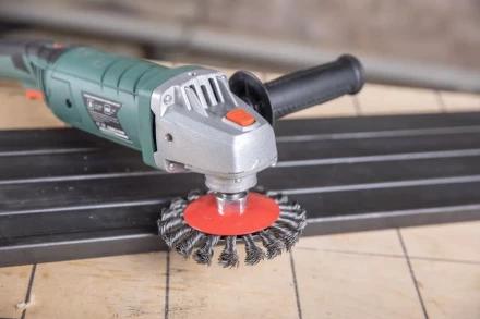 Кордщетка HAMMER тарелка 115мм для УШМ витая сталь (207-112) купить в Перми