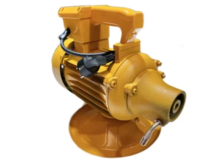 Электропривод глубинного вибратора для бетона TOR ZN70-C 1024064 купить в Перми