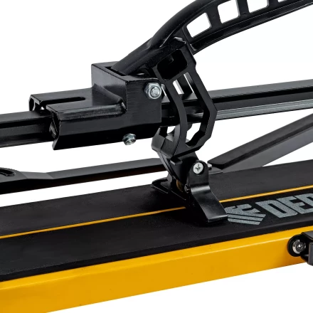 Плиткорез рельсовый 1200х16мм Denzel 877020 , каретка на подш., стальная станина, усил. рукоятка-пенал купить в Перми