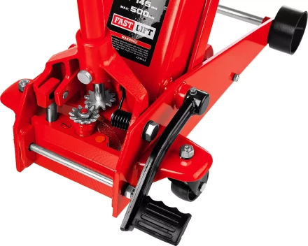 Домкрат гидравлический подкатной &quot;RED FORCE&quot;, с педалью, 3,5т, 145-500мм, STAYER 43155-3.5 43155-3.5 купить в Перми