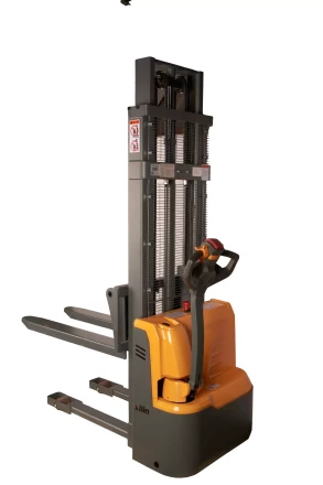 Штабелер самоходный 1,5 т 3,0 м XILIN CDD15R-EN 24/105 В/Ач с раздвижными вилами 1022682 купить в Перми