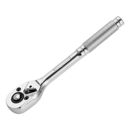 Ключ-трещотка 1/4&quot;, 45 зубьев, цельнометаллический, с быстрым сбросом, CrV, хром// Сибртех 14014 купить в Перми