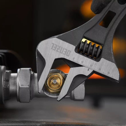 Ключ разводной 185 мм Denzel 15754, CrV, кованый, укороченная рукоятка купить в Перми