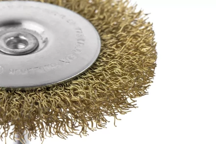 Кордщетка HAMMER плоская 75мм для дрели гофрированная латунированная сталь (207-207) купить в Перми