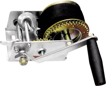 Лебедка шестеренчатая тяга - 0.8 т ленточная  MATRIX 522715 купить в Перми