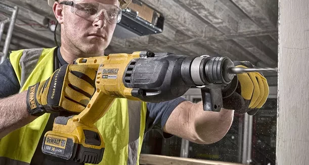 Перфоратор аккуммуляторный DeWalt DCH 133 N купить в Перми