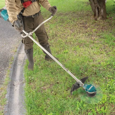 Аккумуляторная травокосилка (триммер) 40V XGT UR002GZ05 (без АКБ и ЗУ) купить в Перми