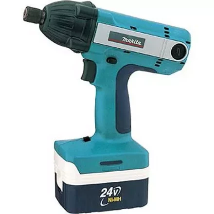 Аккумуляторный ударный шуруповерт Makita BTD200S купить в Перми