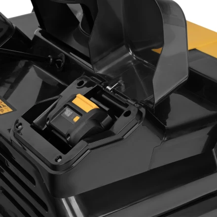 Снегоуборочная машина аккумуляторная, ESB-560Li, 560 мм, 40В, 2 АКБ 5 Ач, ЗУ, метал. шнек Denzel 97639 купить в Перми