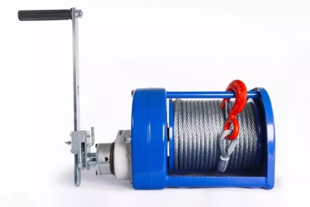Лебедка ручная TOR ЛТ-2 (JHW) г/п 2,0 т длина троса 40 м 11321 купить в Перми