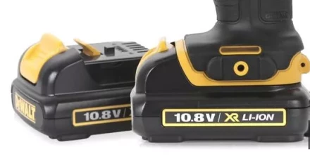 Аккумуляторная дрель DeWalt DCD 710 C2 купить в Перми