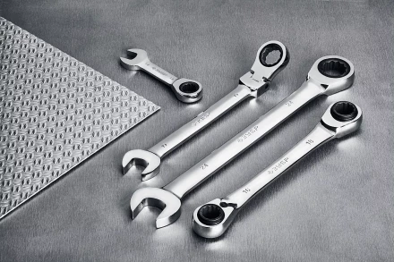 Наборы трещоточных комбинированных ключей укороченных серия ПРОФЕССИОНАЛ купить в Перми