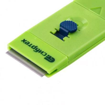 Скребок пластмассовый с выдвижным сменным лезвием Сибртех 79539 купить в Перми