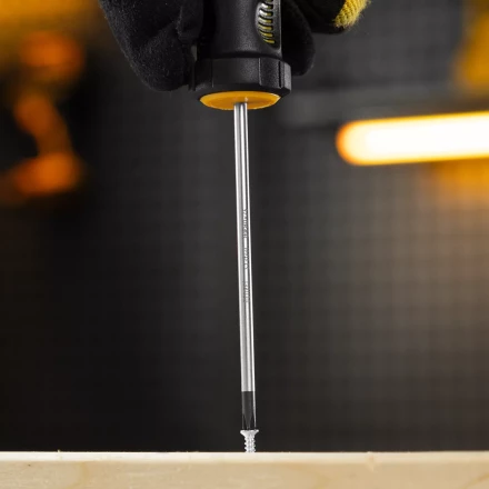 Отвертка, PH0х75 мм, S2, 3к рукоятка Denzel 121717 купить в Перми