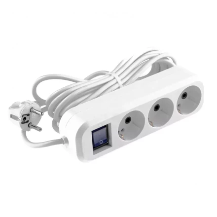 Удлинитель бытовой с заземлением и выключателем 5 м 3 розетки 10 A серия УХз10 Denzel 95973 купить в Перми