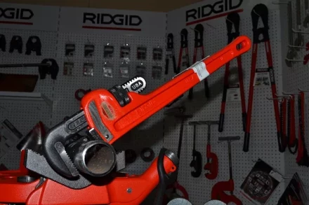 Прямой трубный ключ для тяжелых работ 18  31025 купить в Перми