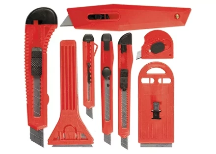 Набор ножей выдвижные лезвия 9 мм - 4 шт, 18 мм - 2 шт, + скребки 40 - 52 мм 2 шт MATRIX 78991 купить в Перми