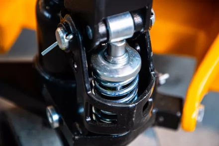 Тележка гидравлическая 2000 кг 1150 мм нейлоновые колеса XILIN DB 1010233 купить в Перми