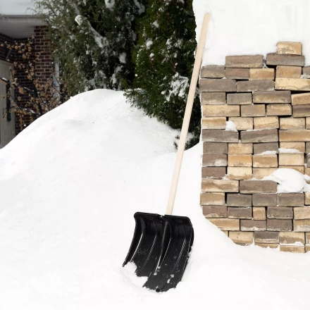 Лопата для уборки снега пластиковая, 380х360мм, без черенка, Россия Сибртех 61696 купить в Перми