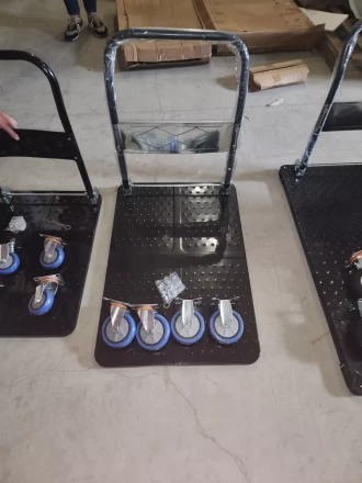 Тележка платформенная 650 кг TOR PH650 (600x900) со складной ручкой (пластиковые колеса 125 мм) 1024684 купить в Перми