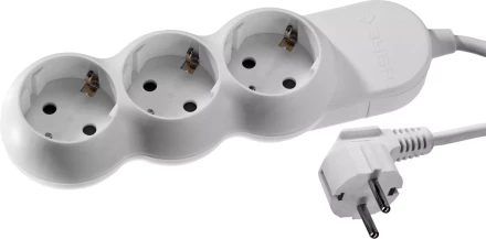 Удлинитель ЗУБР &quot;МАСТЕР&quot; электрический, ПВС сечение 1кв мм, заземление, 3 гнезда, макс мощн 3500Вт, 3м 55038-3 купить в Перми