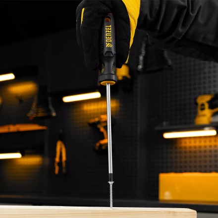 Отвертка, PH2х150 мм, S2, 3к рукоятка Denzel 121807 купить в Перми