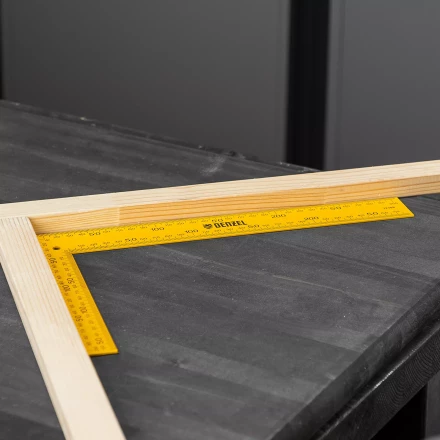 Угольник стальной Denzel, 200 х 300 мм, 32388 купить в Перми