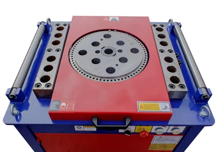 Гибщик арматуры GW42SA с доводчиком 3кВт 380В диаметр  арматуры 42 мм  810х740х880мм  368 кг VEKTOR купить в Перми