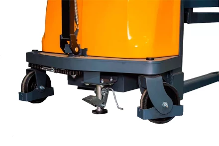 Штабелер гидравлический с электроподъемом 1,5 т 3,0 м XILIN CDD15B-E с раздвижными вилами 1009595 купить в Перми