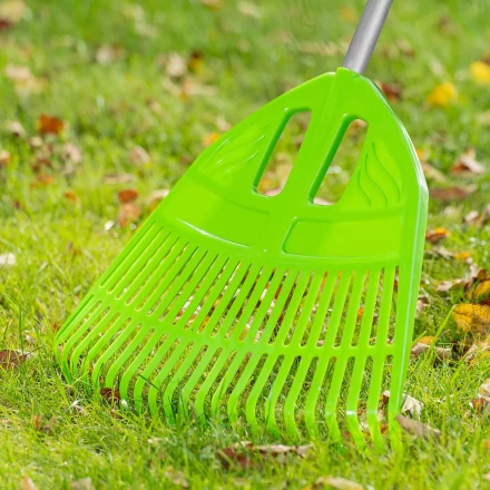 Грабли веерные пластиковые Palisad, 495 х 1680 мм, 23 плоских зуба, алюминиевый черенок, Россия, 61805 купить в Перми