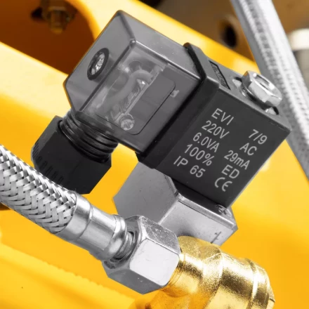 Компрессор безмасляный, малошумный  DLS 2250/100, 2250 Вт, 3x750, 100 л, 410 л/мин блок управления/ Denzel 58029 купить в Перми