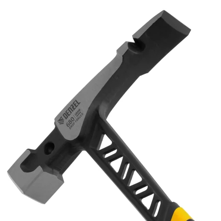 Молоток каменщика Denzel 10633, 680 г, цельнокованый, двухкомпонентная обрезиненная рукоятка купить в Перми